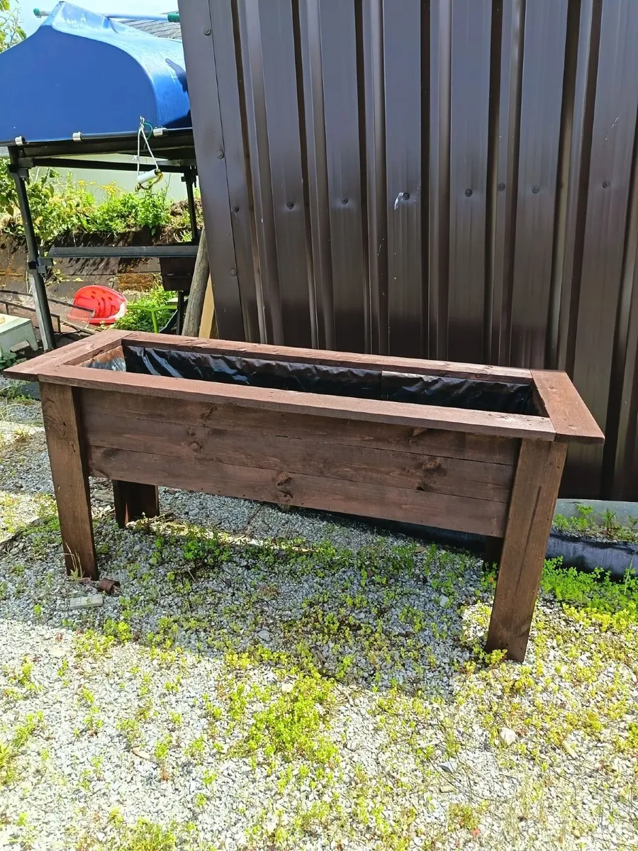 Planters - Image 2