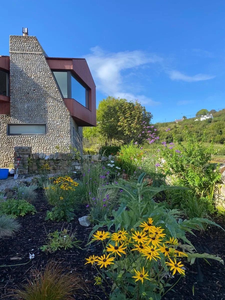 Gardener available - Image 2
