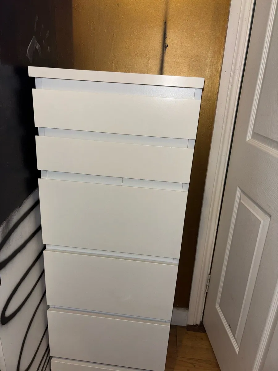 Chest drawers - Image 1