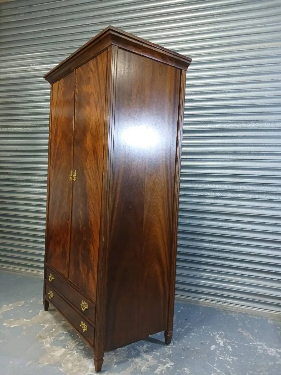 Small round tables & wardrobes bedroom sets - Image 2