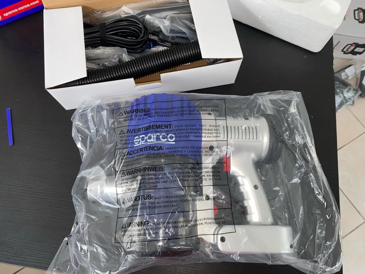 Sparco Cyclone Car Vacuum Cleaner - Image 3