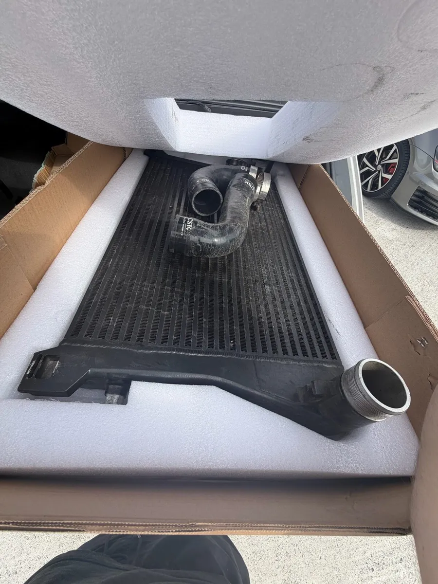 Golf R/GTI/S3 Intercooler + Boost pipe kit - Image 1