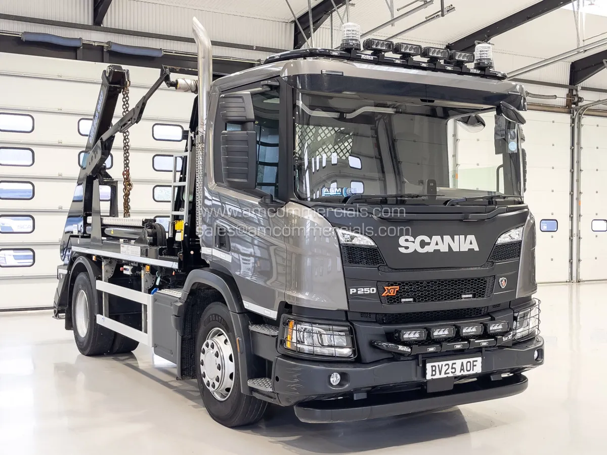 2025 SCANIA P250 XT SKIP LOADER - Image 1