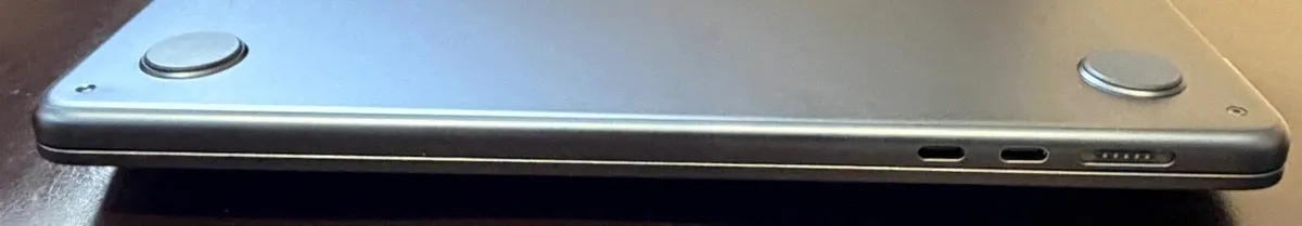 MacBook Air 15" 2025 with AC+ - Image 3