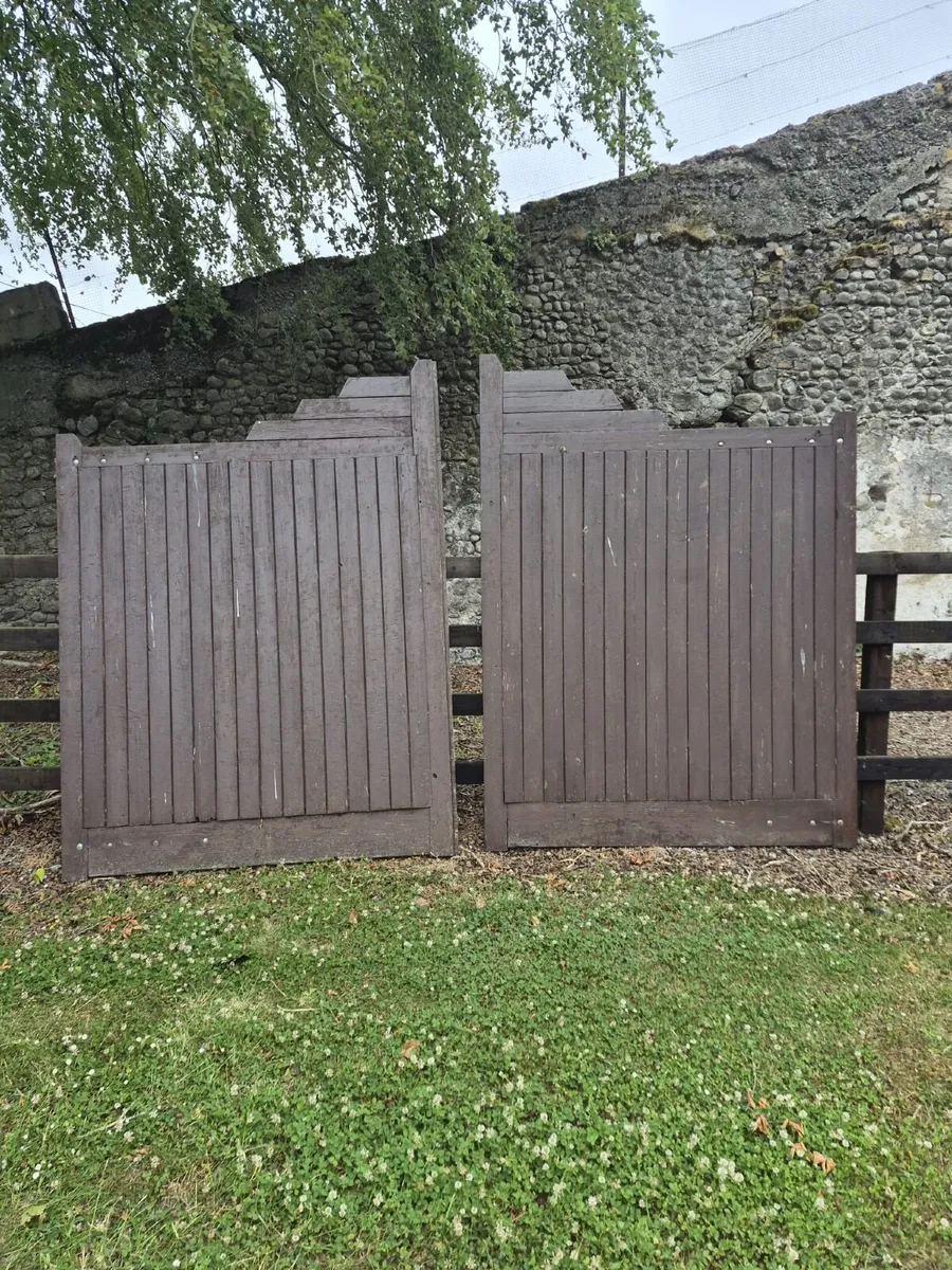 Wooden Gates (in need of repair) - Image 1