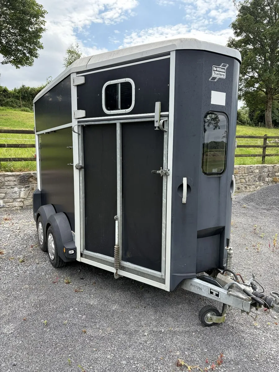 Ivor Williams 511 horsebox for sale - Image 1