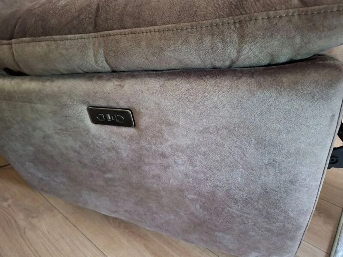 Electric Recliner chair and ottoman - Image 2