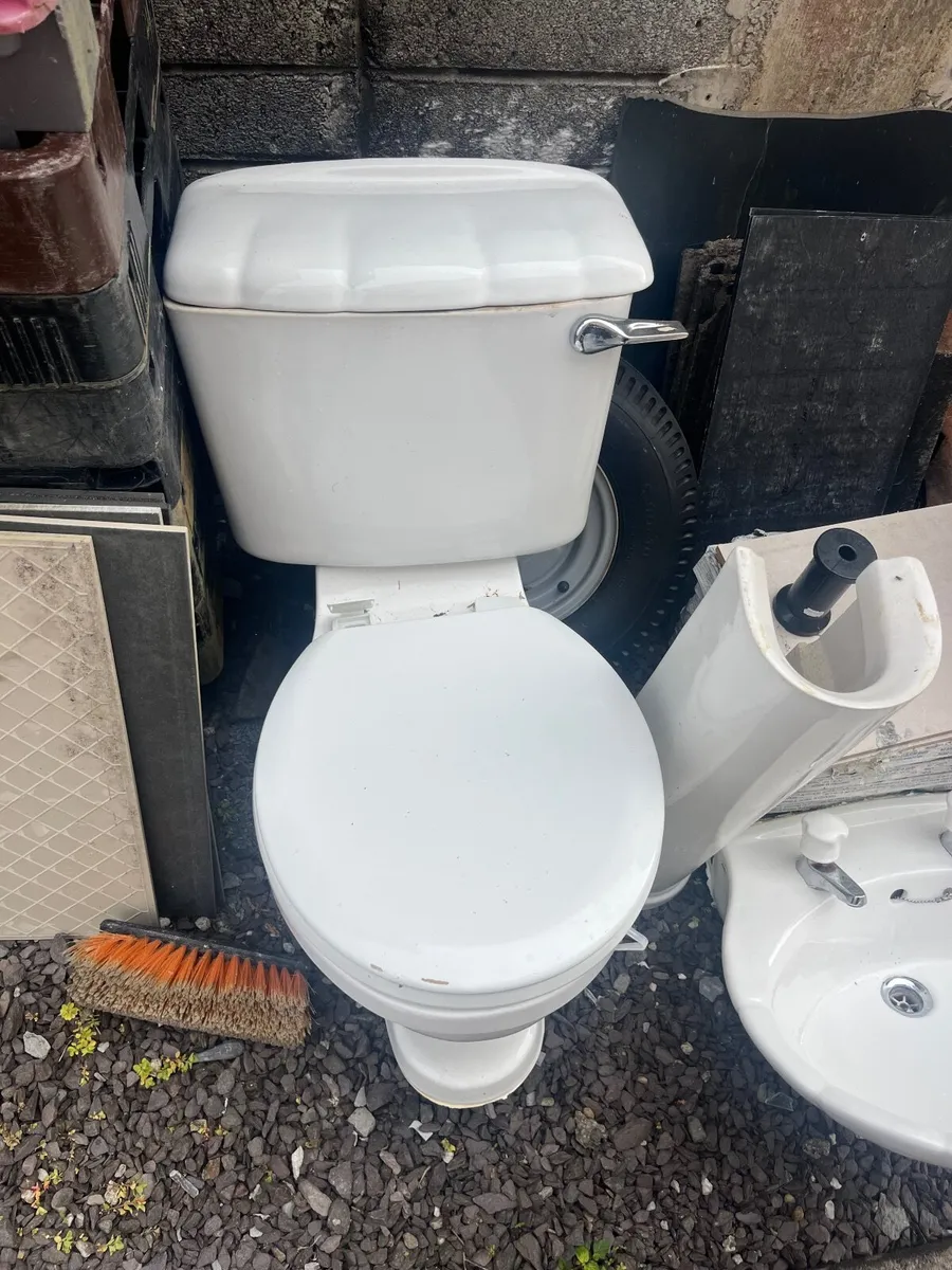 Toilet and sink - Image 2