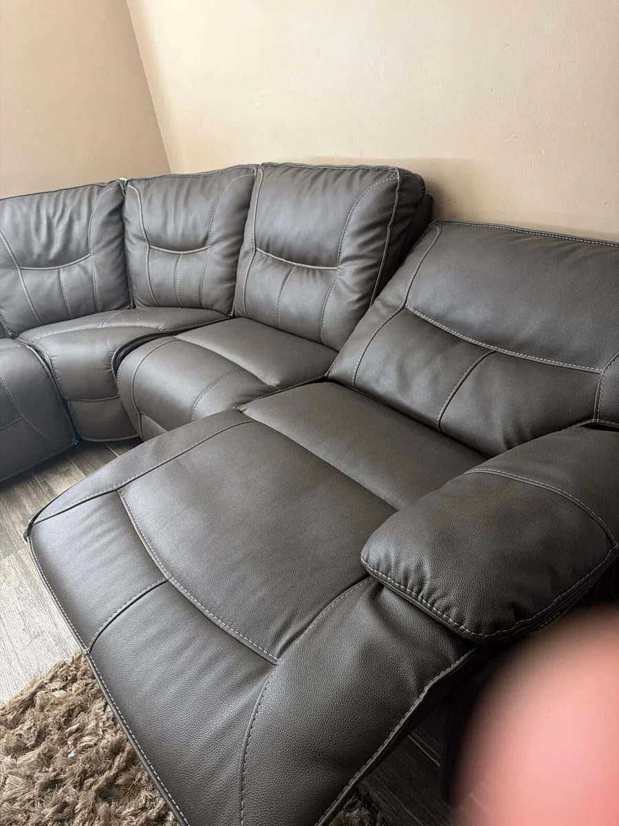 Leather electric recliner corner sofa - Image 4