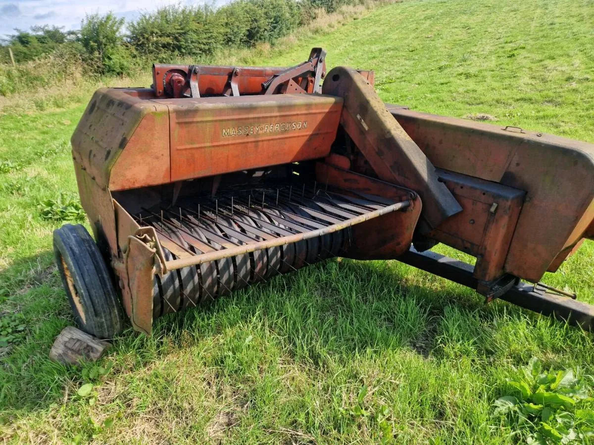 Massey 20.Sq baler.3packer. - Image 2
