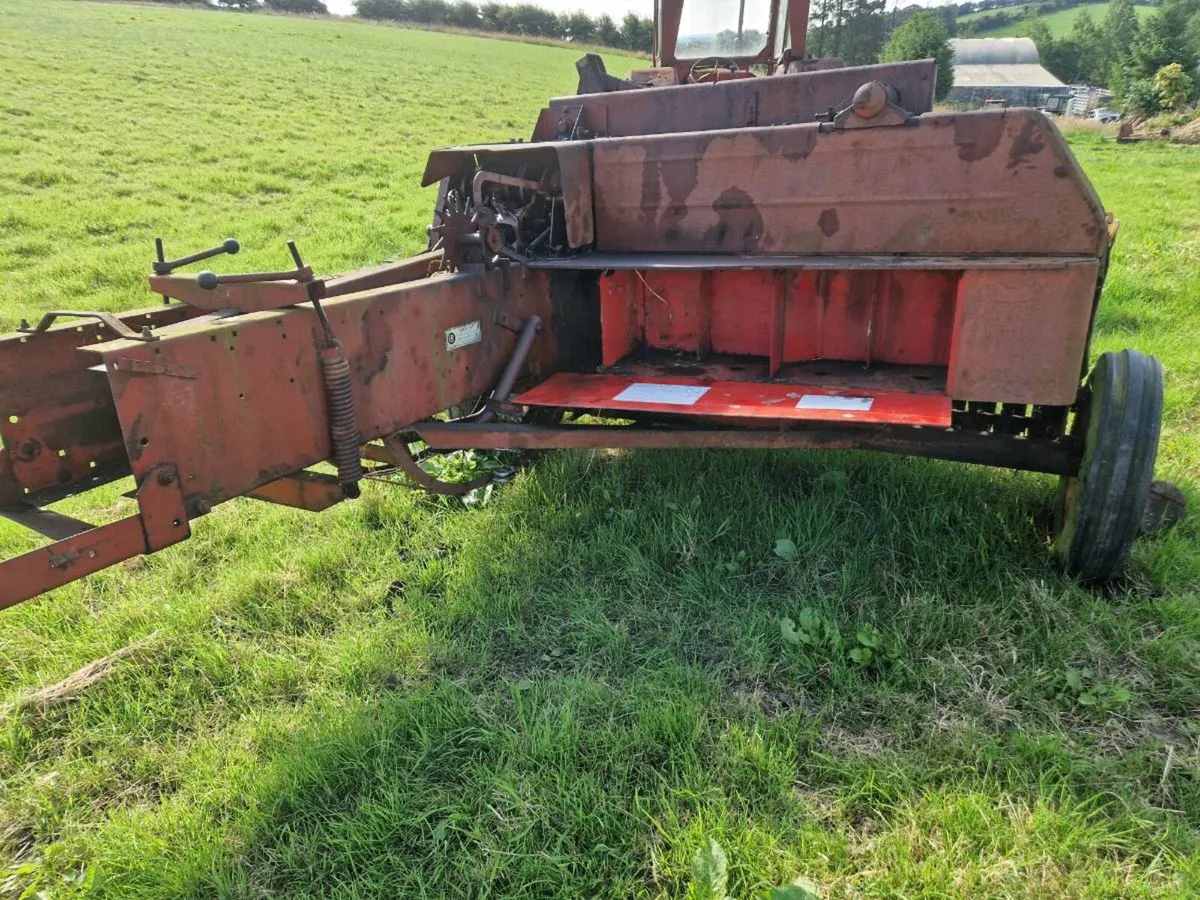 Massey 20.Sq baler.3packer. - Image 3