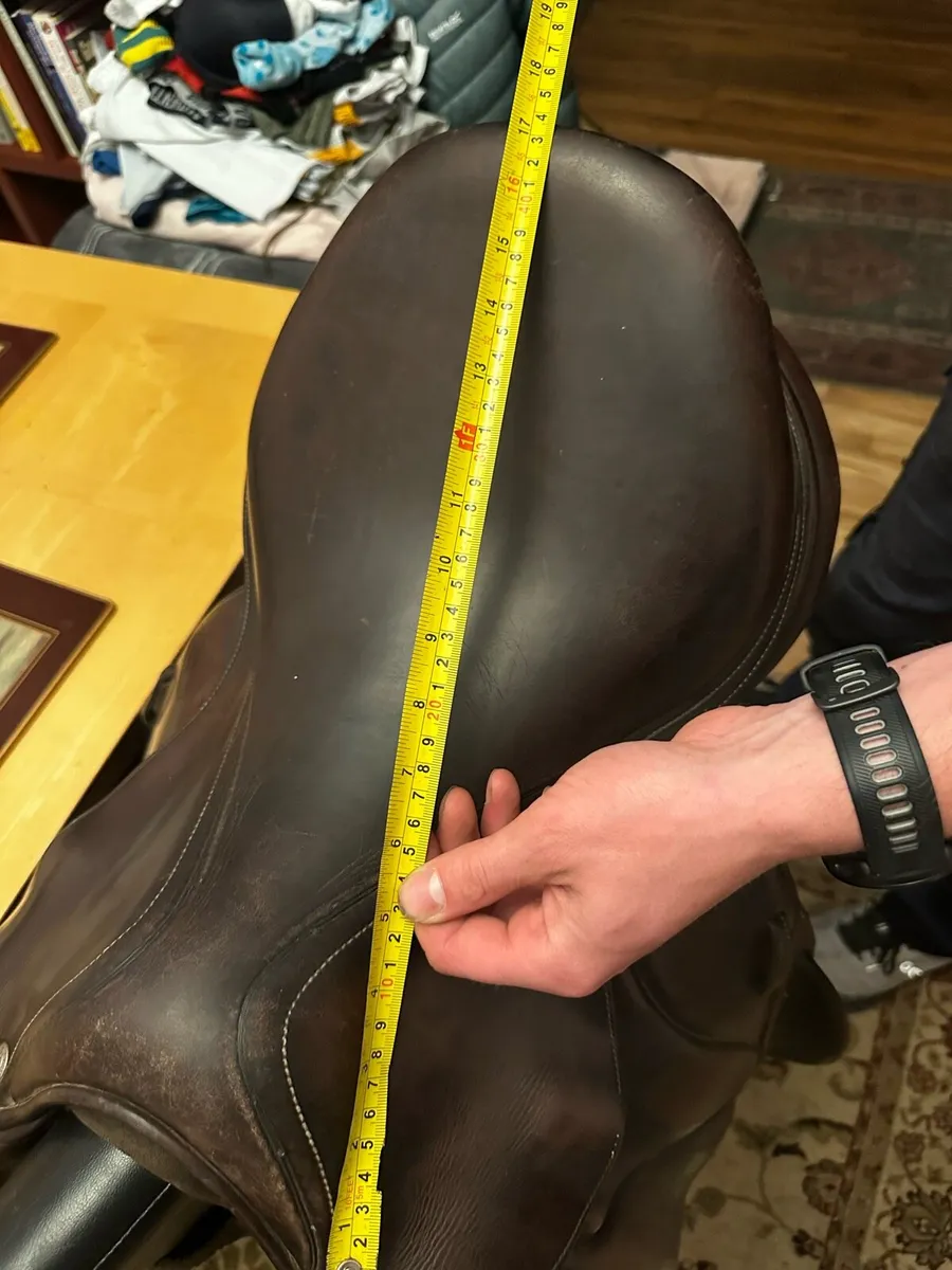devoucoux saddle - Image 2