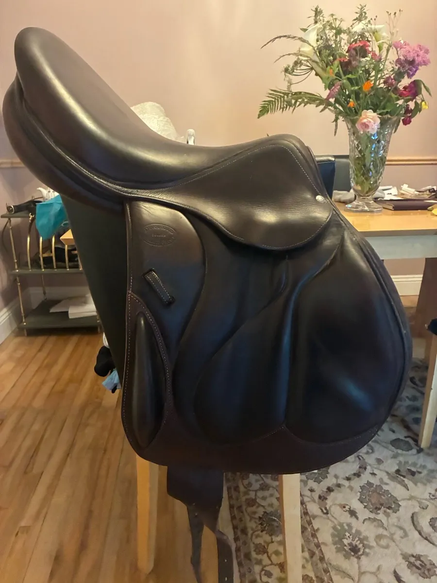 devoucoux saddle - Image 1