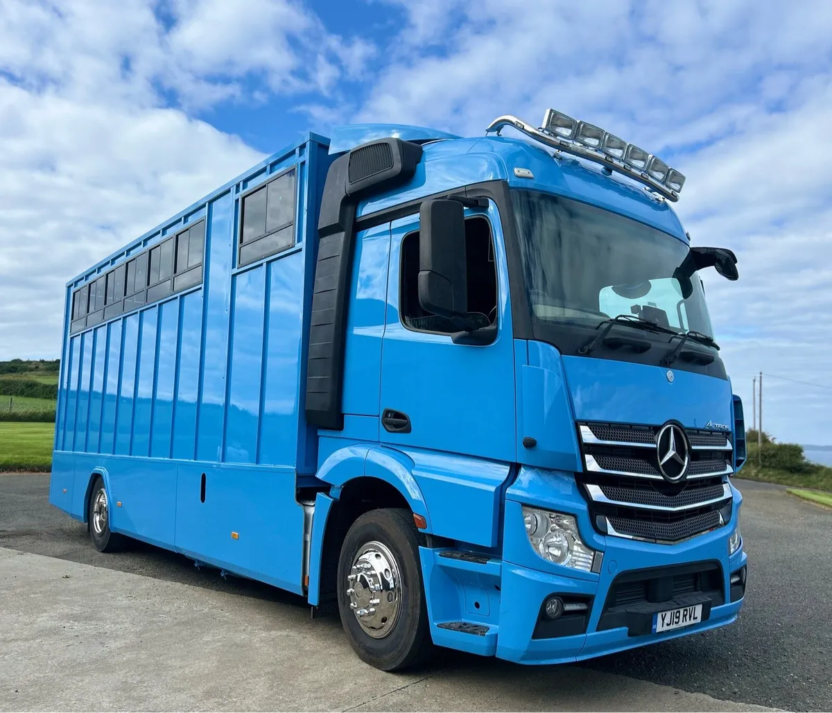 2019 Mercedes actros - Image 1