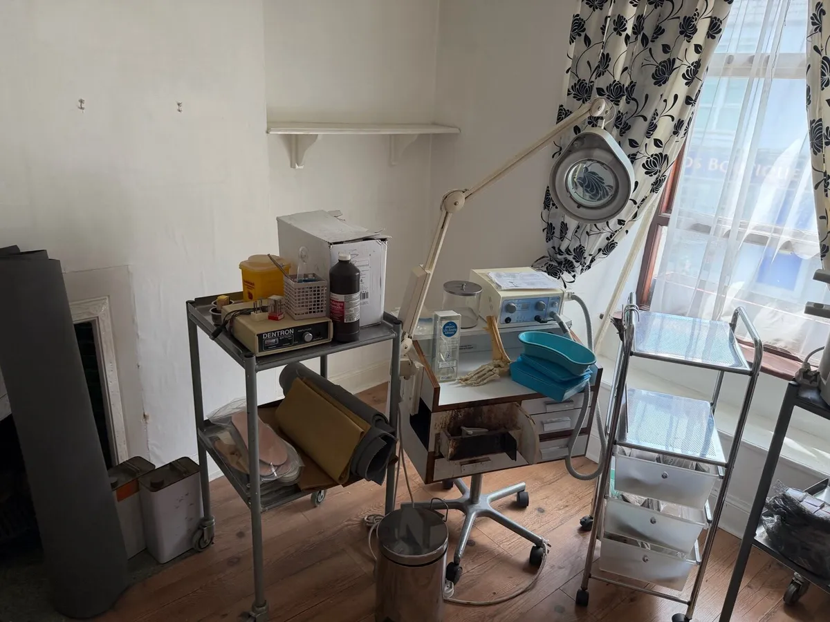 Chiropody surgery equipment - Image 2