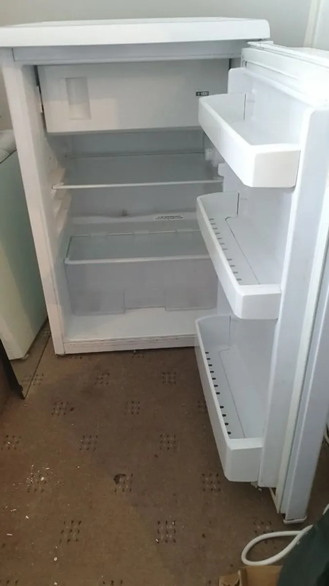 Fridge under counter with icebox - Image 2