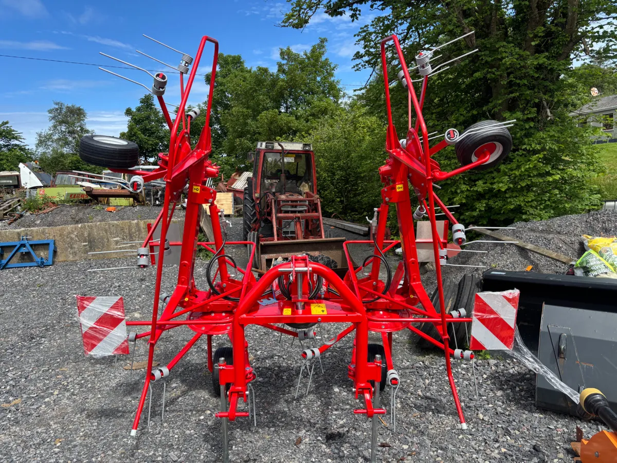 New Minos 4 Rotor Tedder - Image 2