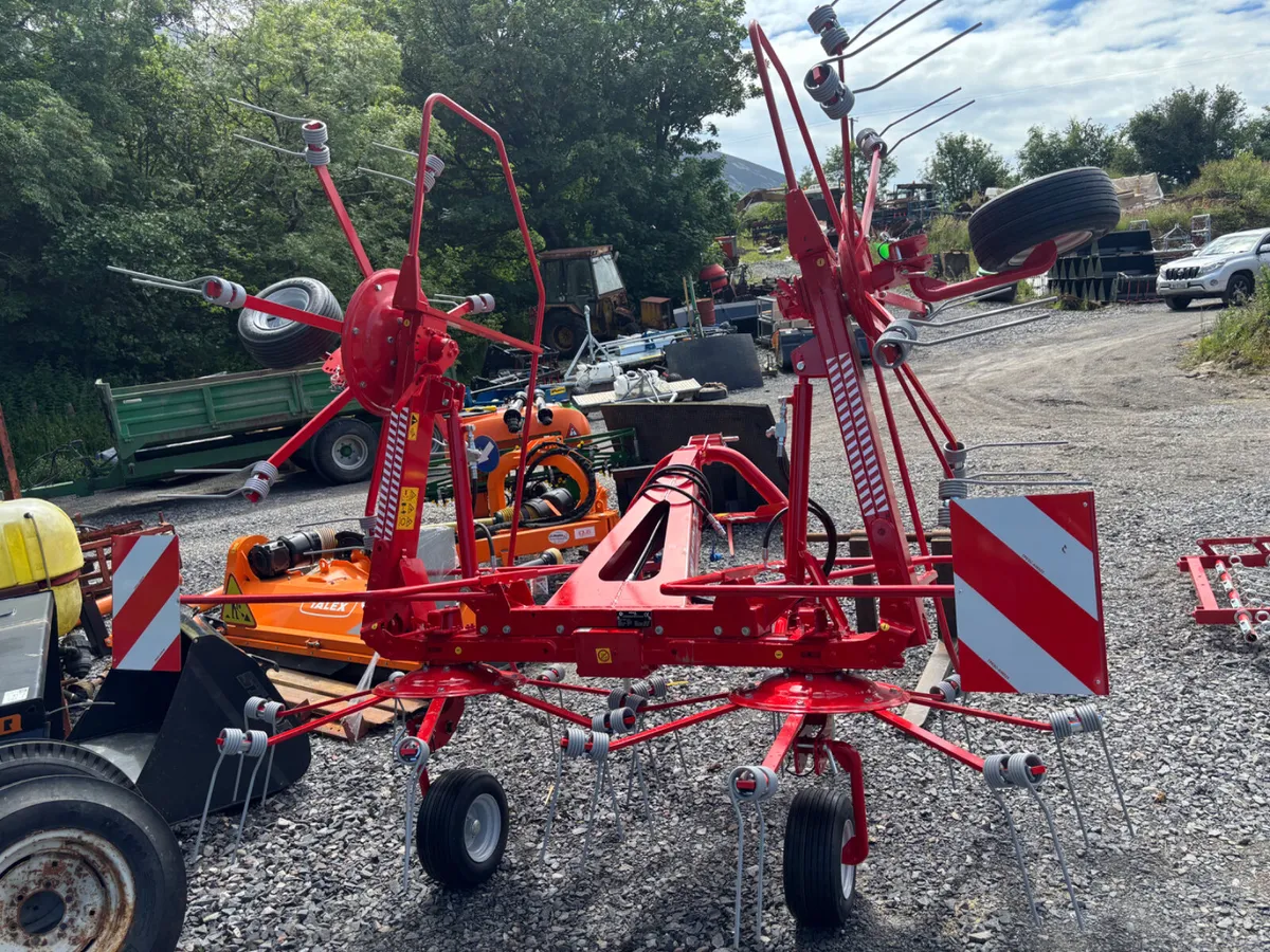 New Minos 4 Rotor Tedder - Image 4