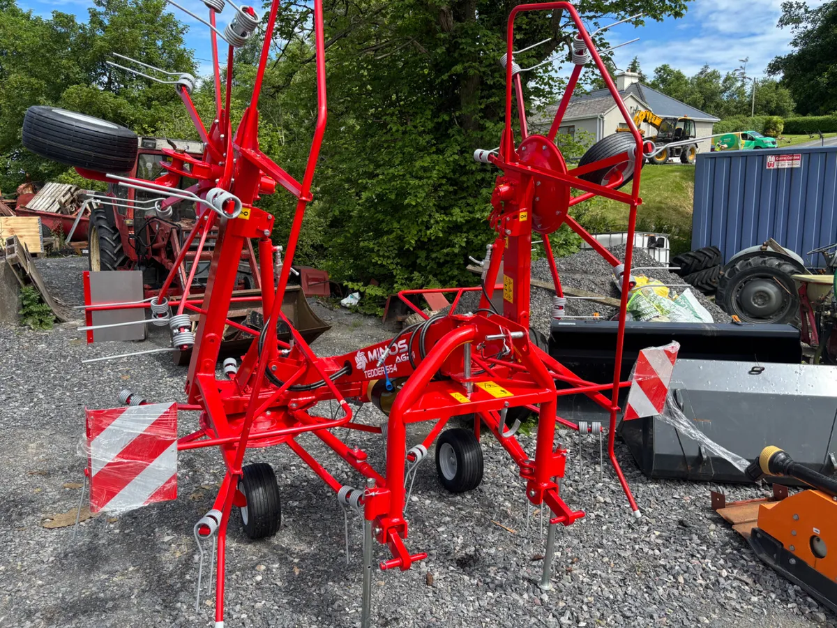 New Minos 4 Rotor Tedder - Image 1