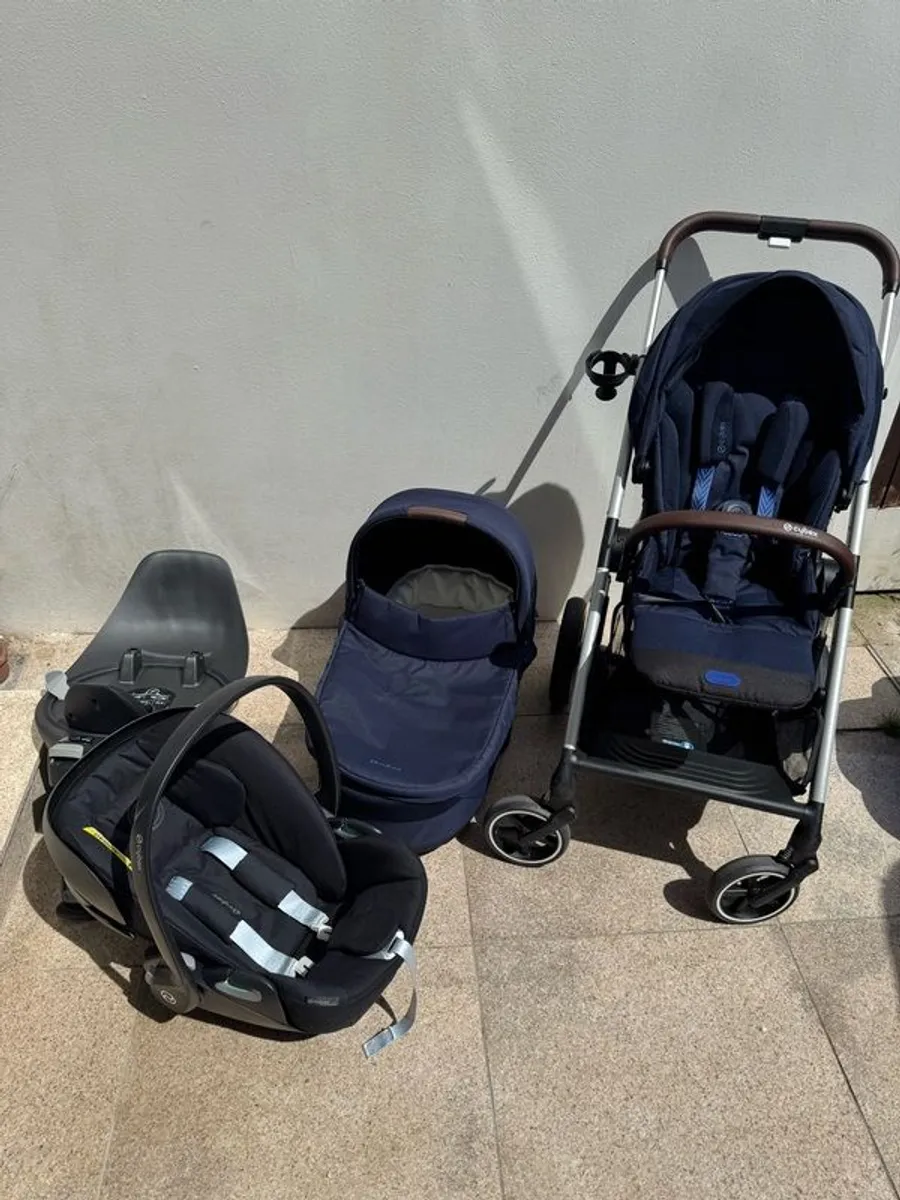 Cybex Balios S Lux Pushchair Bundle - Image 1