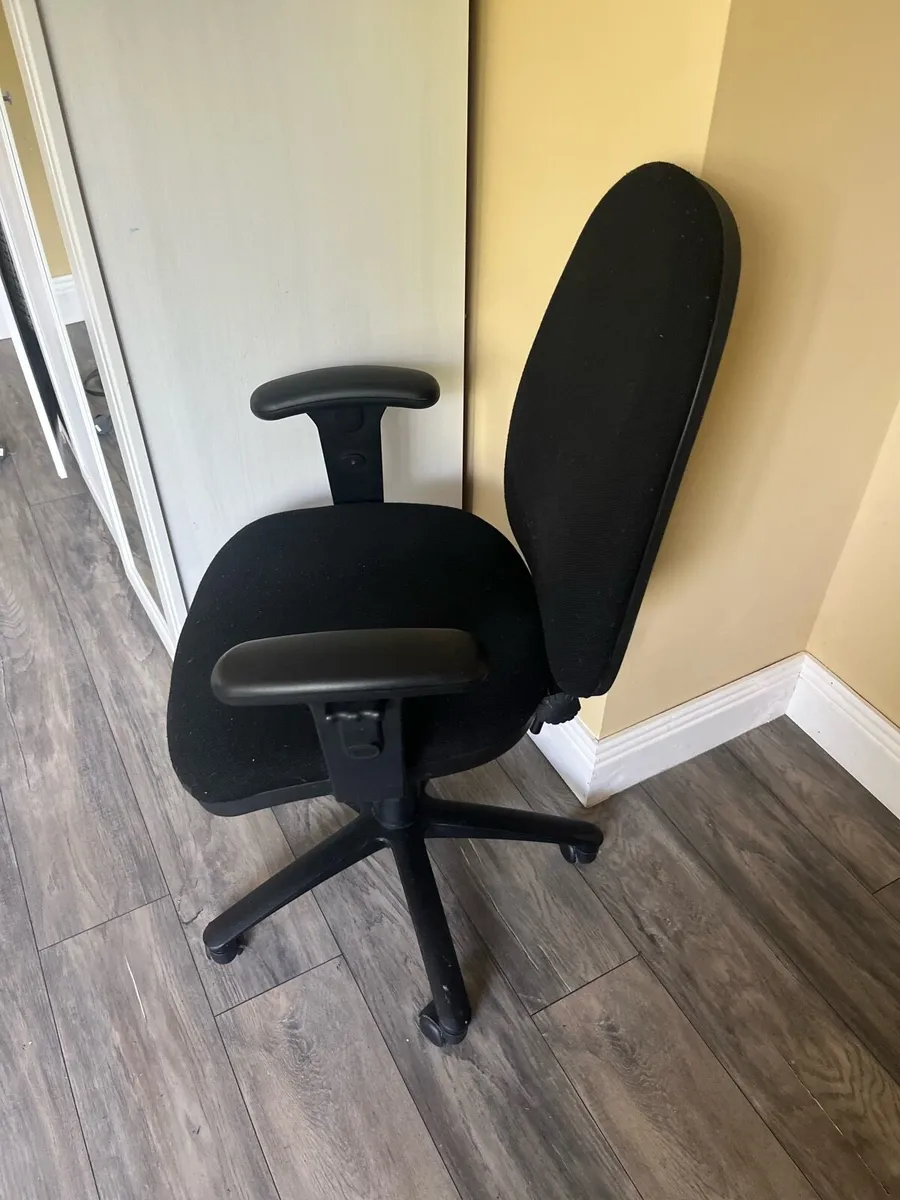 Study desk and chair - Image 4