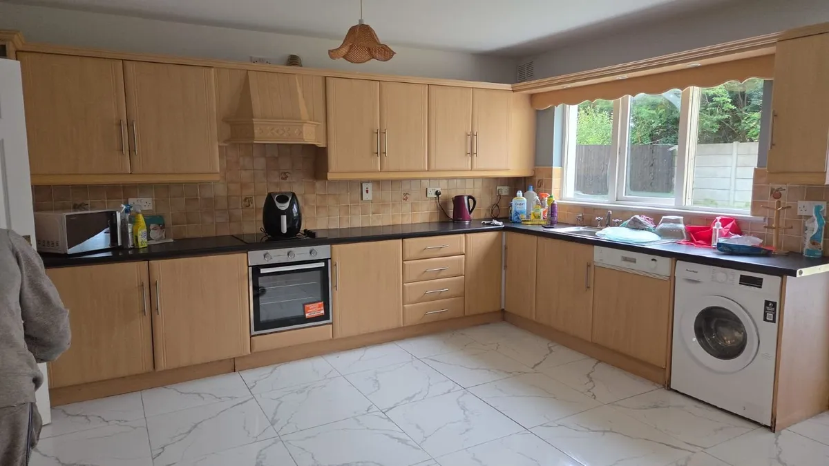 Property to rent - Image 2