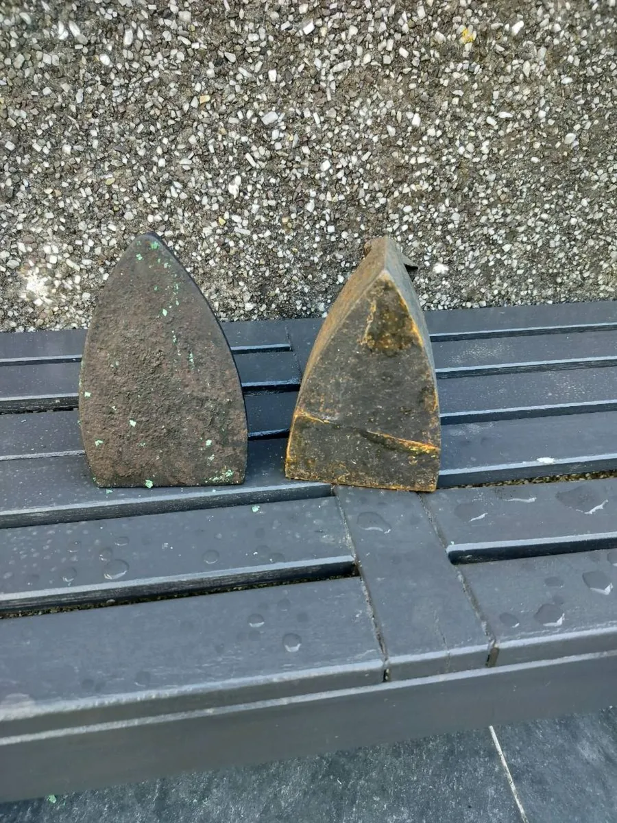 Old cast irons - Image 3