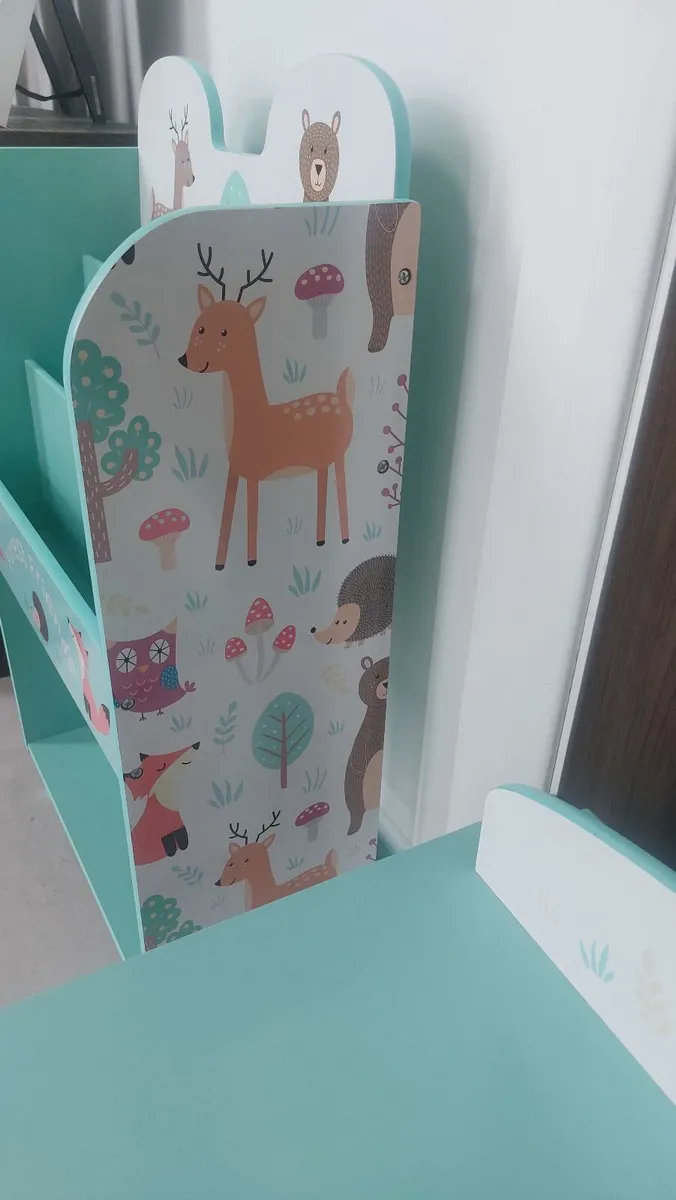 Bookcase & blanket box - Image 2