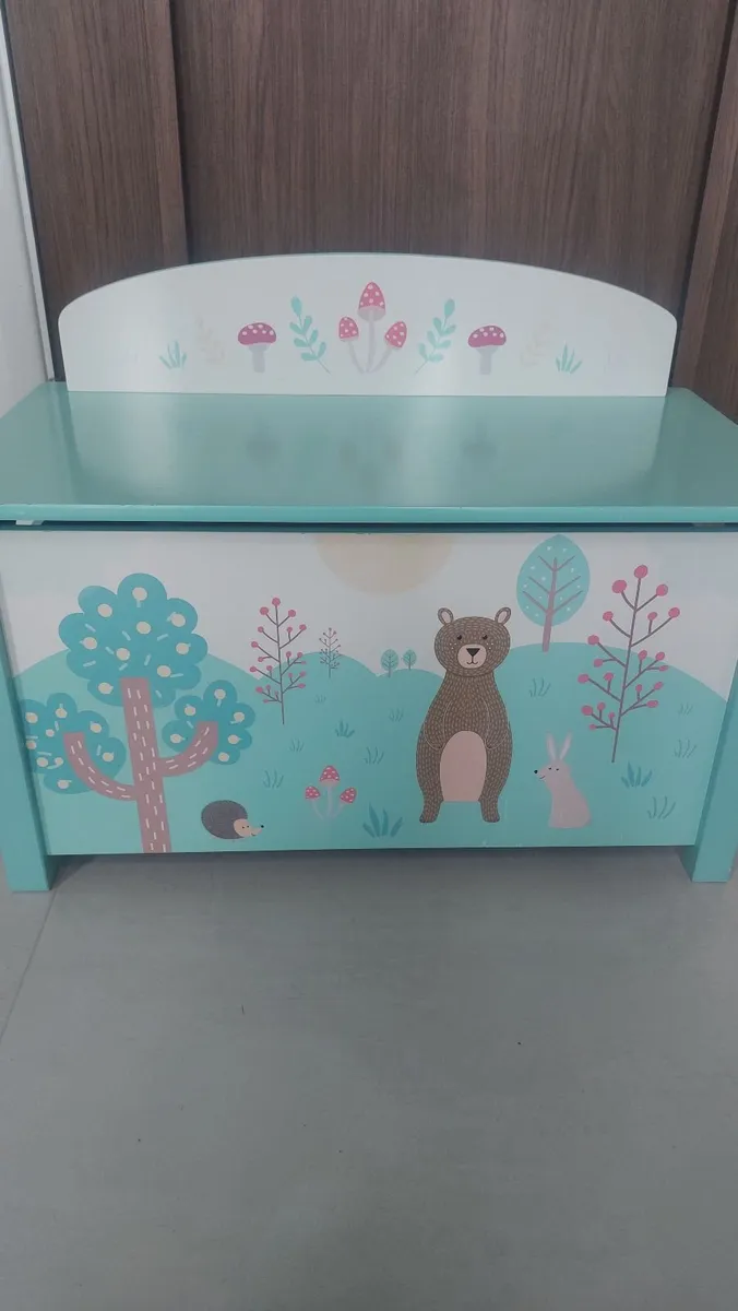 Bookcase & blanket box - Image 1