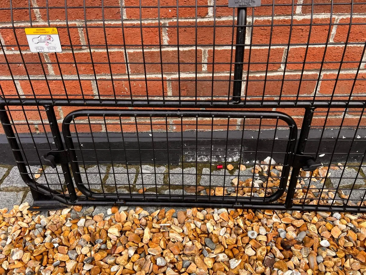 Land Rover Discovery Dog Cage - L492 2017-present - Image 4