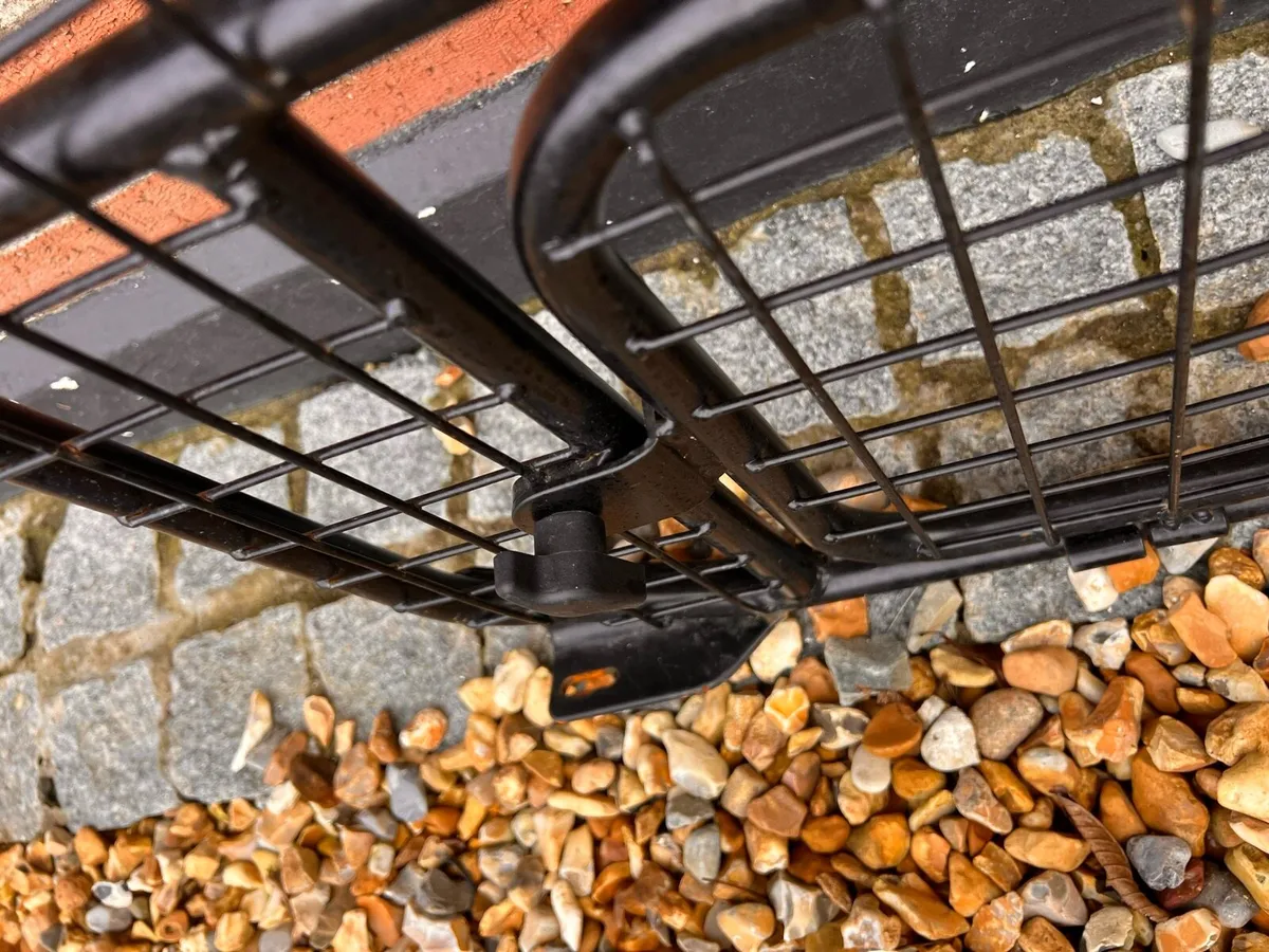 Land Rover Discovery Dog Cage - L492 2017-present - Image 2