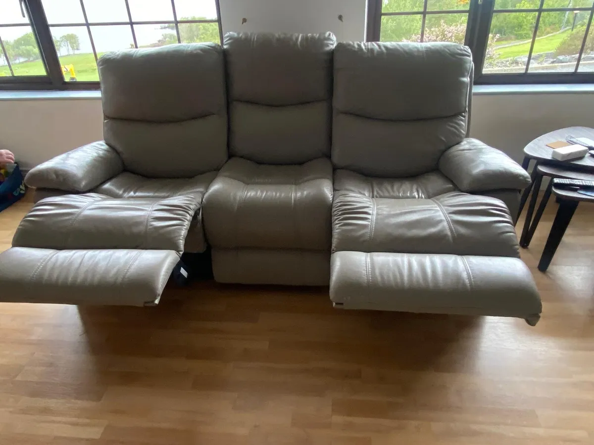 3 SEATER SOFA - Image 2