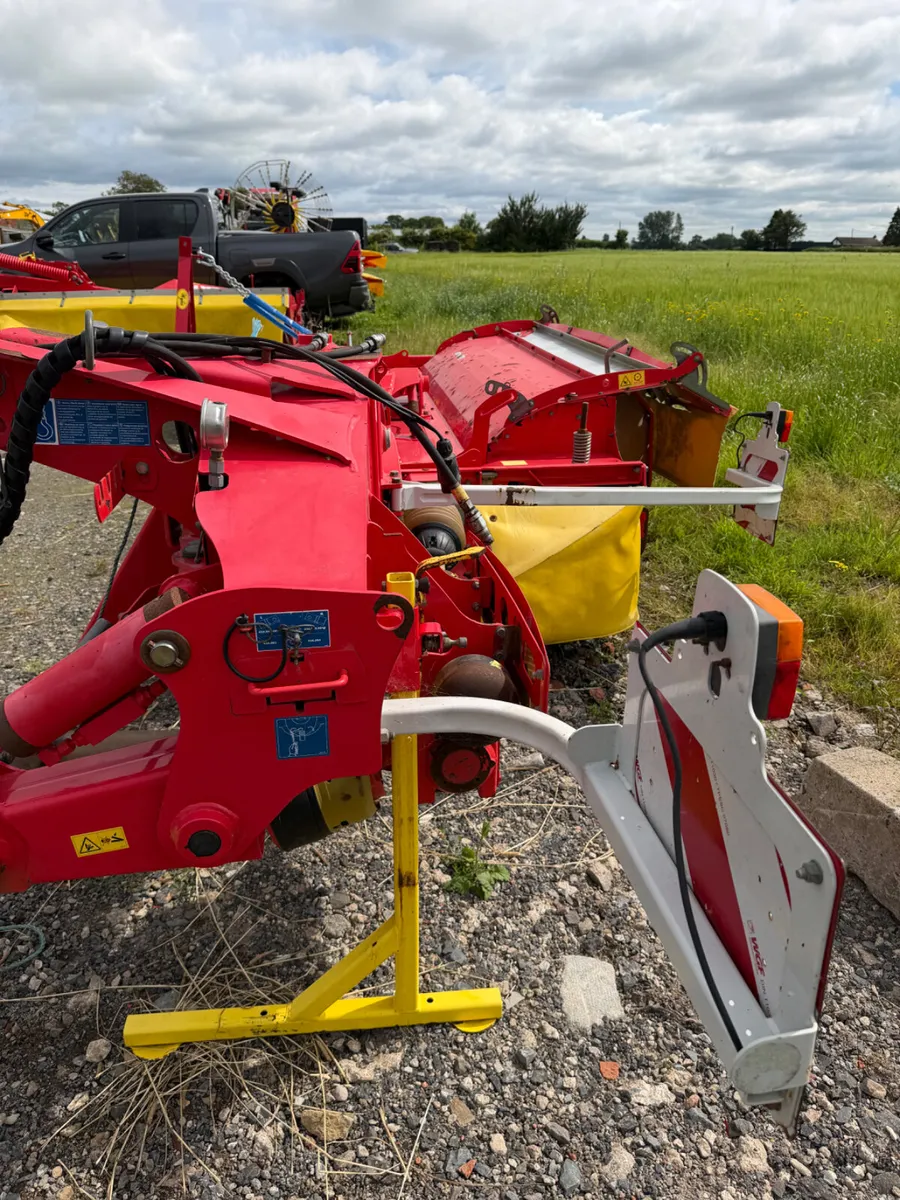 Pottinger Novacat 302ED Mounted Mower - Image 2