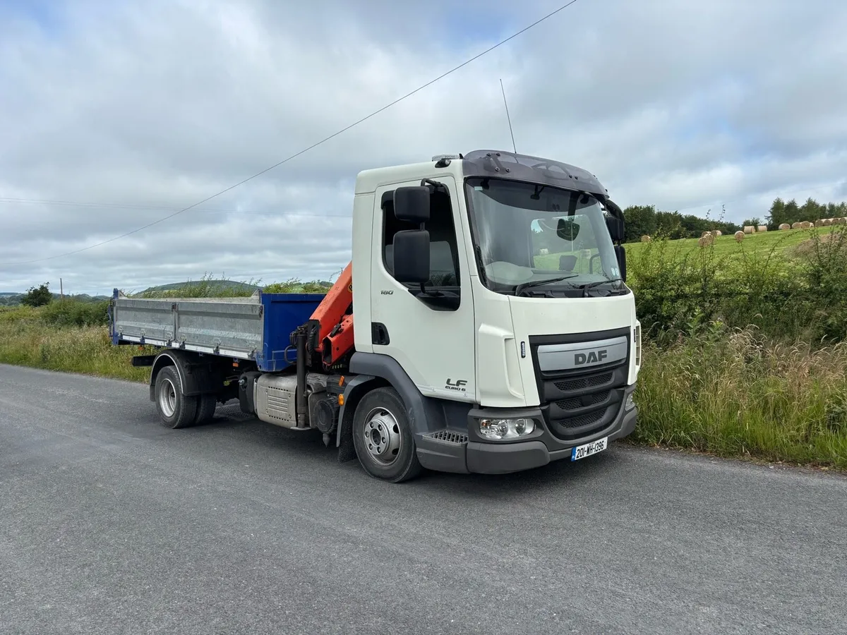 Daf LF. 7.5 ton tipper crane lorry - Image 1