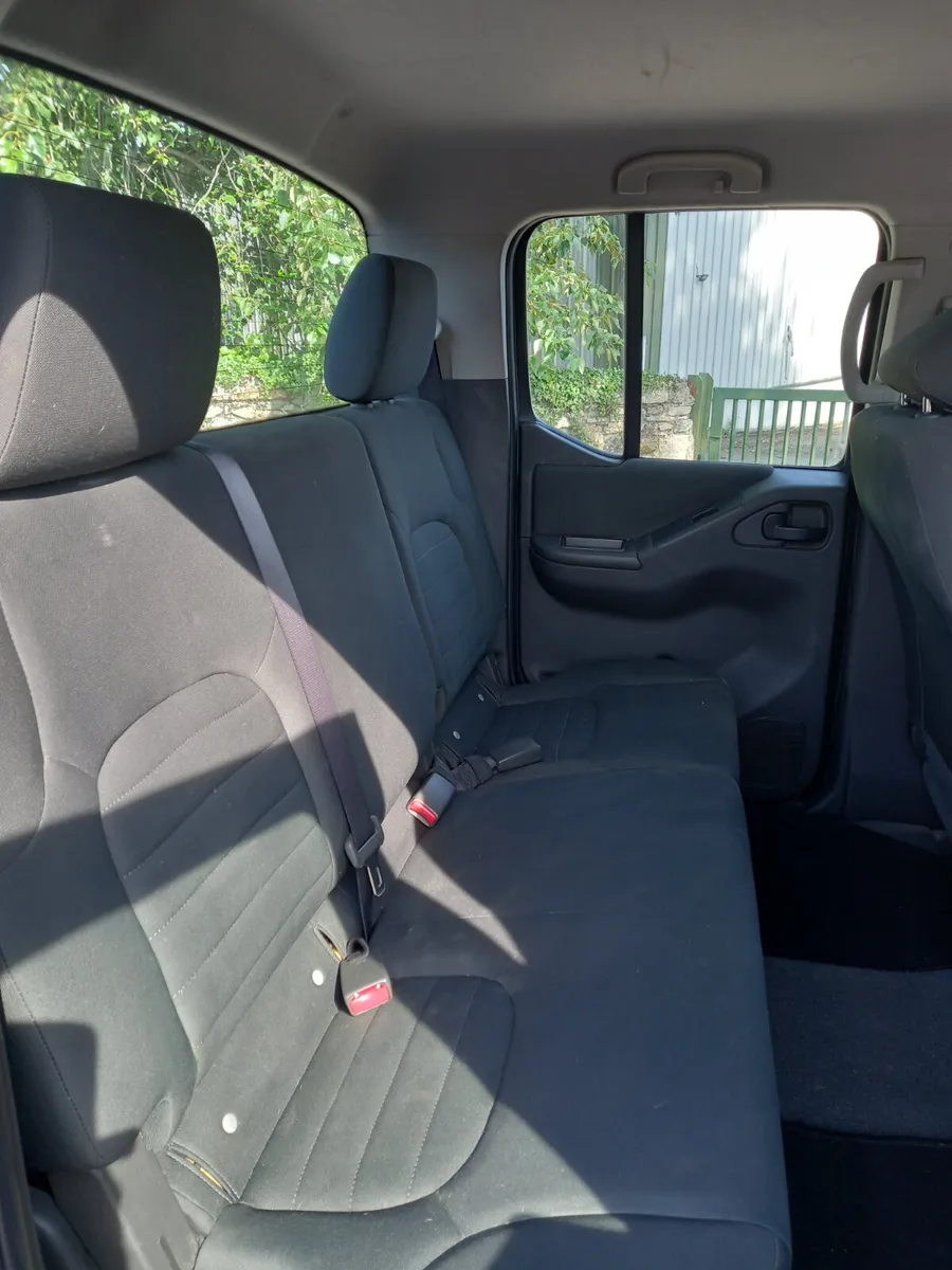 2014 Nissan Navara Crew Cab 2.5 Diesel - Image 2