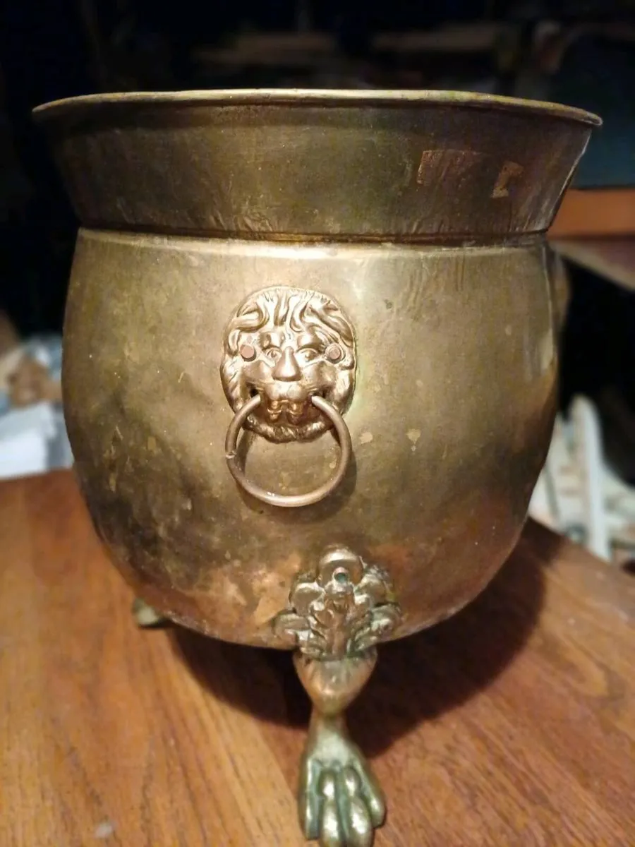 Collection of 1 Brass Scuttle & 2 Brass Bins - Image 4