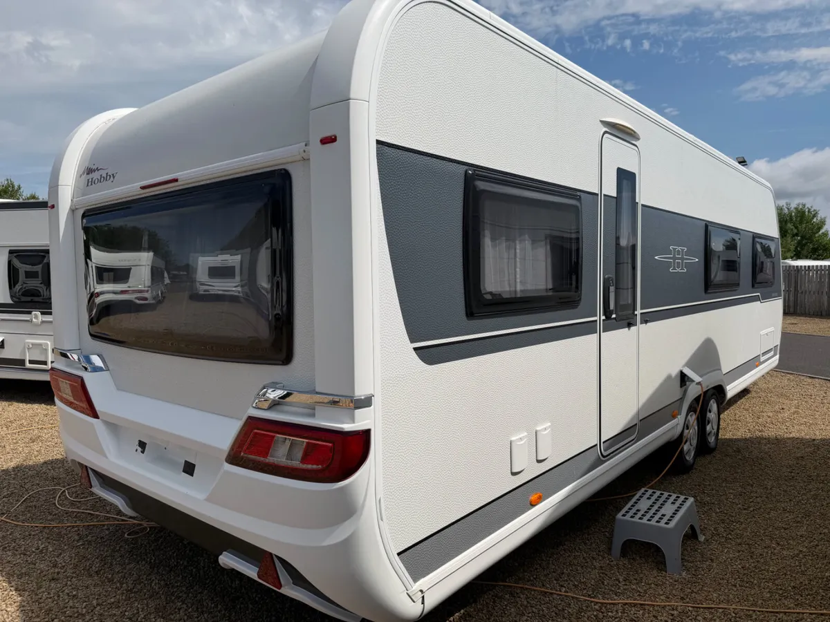 2020 HOBBY 720 UKFE 7/8 BERTH LUX TOURING CARAVAN - Image 4