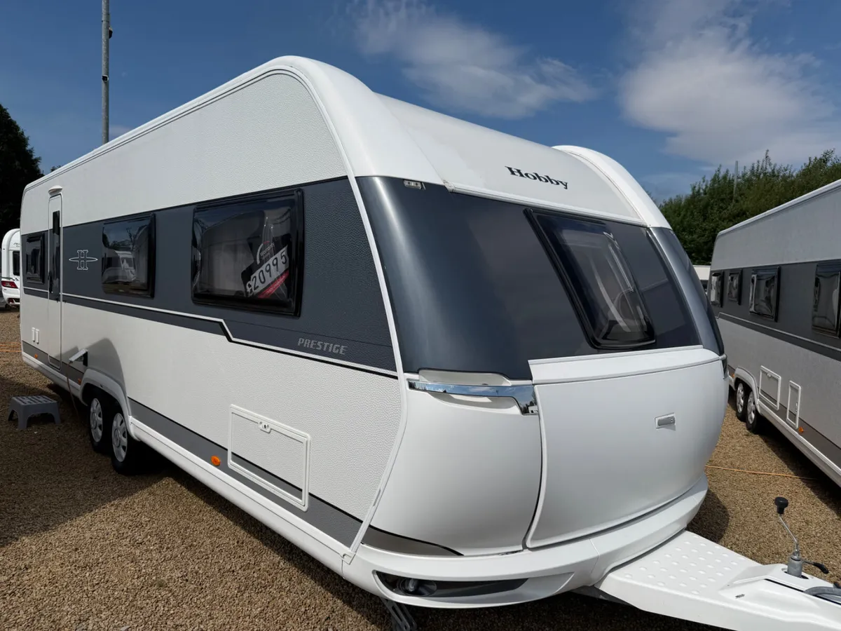 2020 HOBBY 720 UKFE 7/8 BERTH LUX TOURING CARAVAN - Image 1
