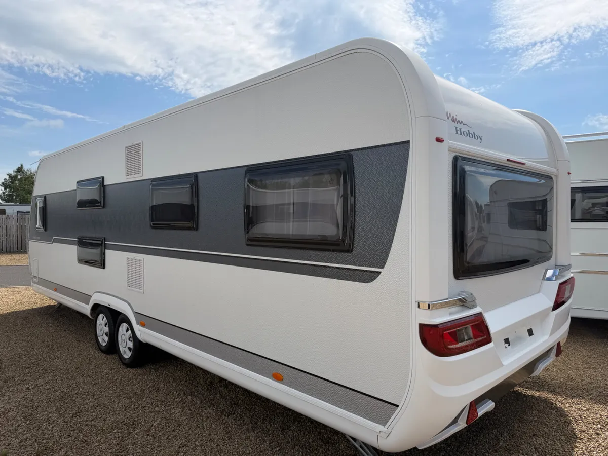 2020 HOBBY 720 UKFE 7/8 BERTH LUX TOURING CARAVAN - Image 3