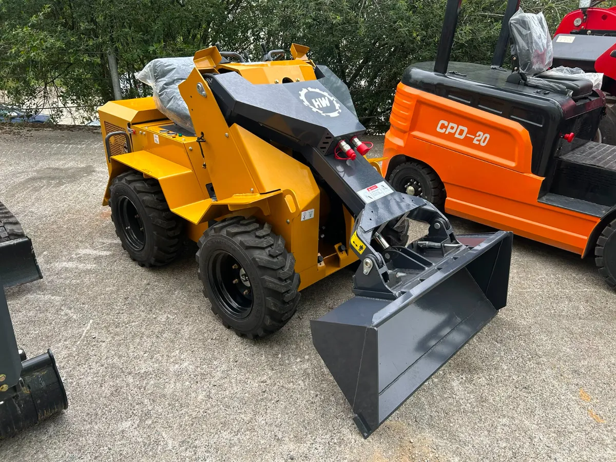 Hengwang Skid Steer Loader - Image 1