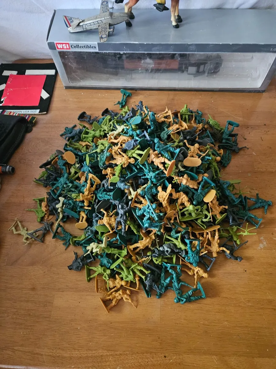Soldiers Job Lot - Image 1