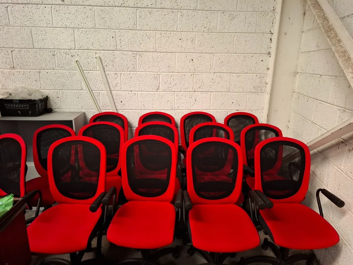 Office furniture for up to 12 employees - Image 3