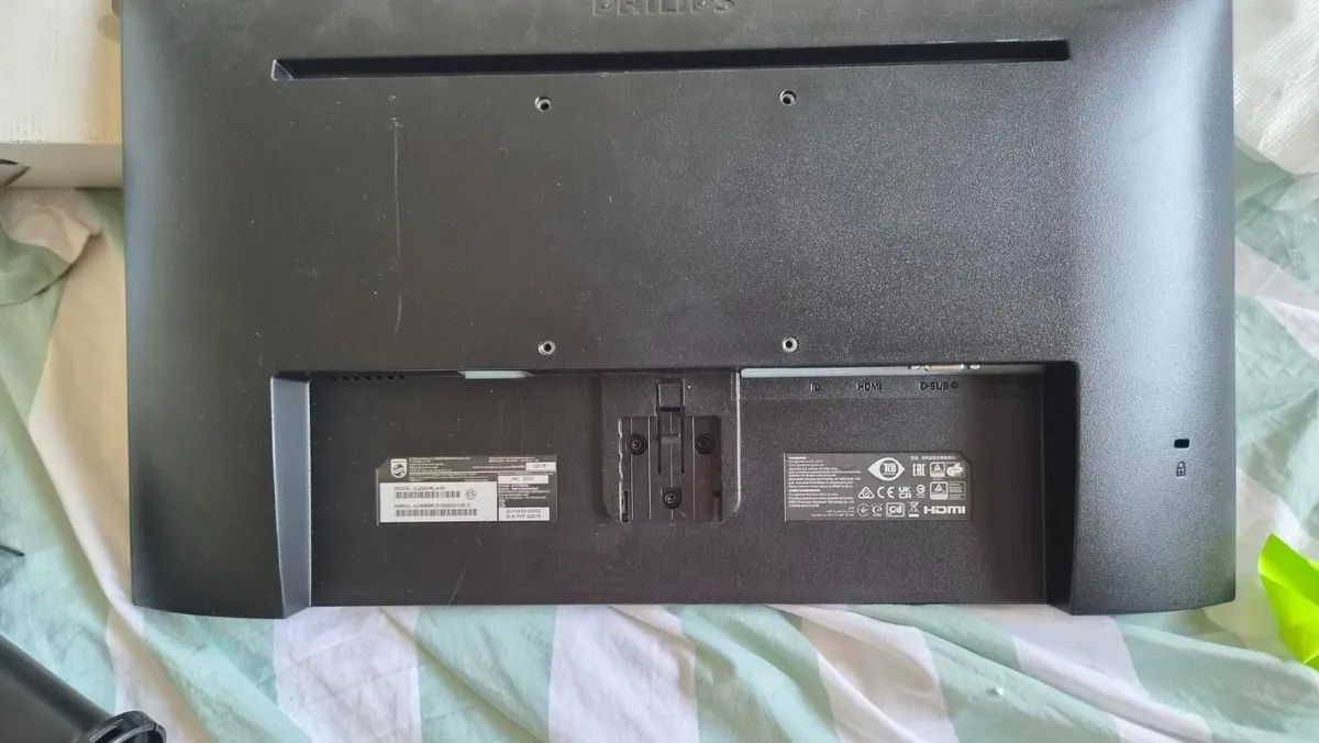 Phillips 22 inch Screen / Monitor - Image 2