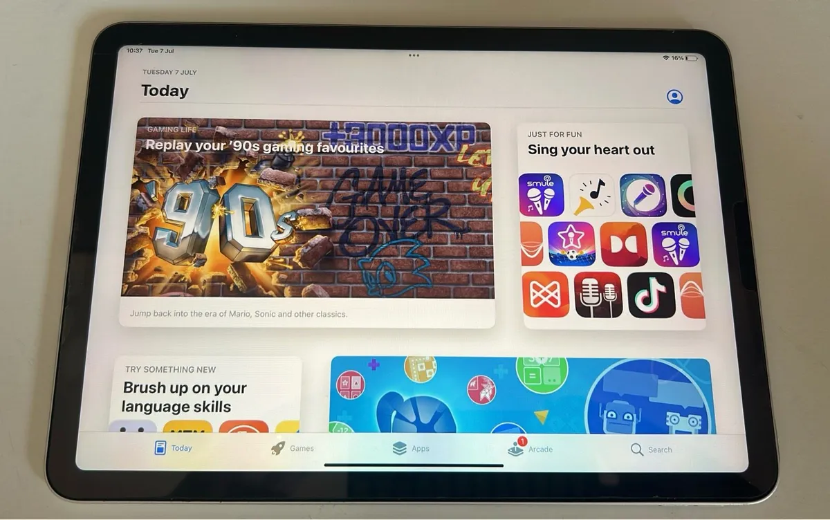 iPad Air with free case - Image 1