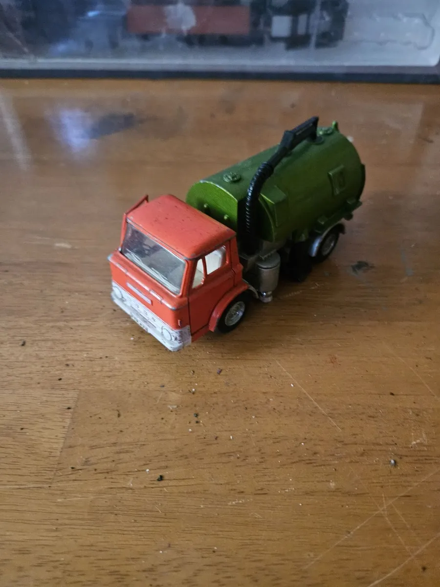 Dinky 1970's Ford Road Sweeper - Image 1