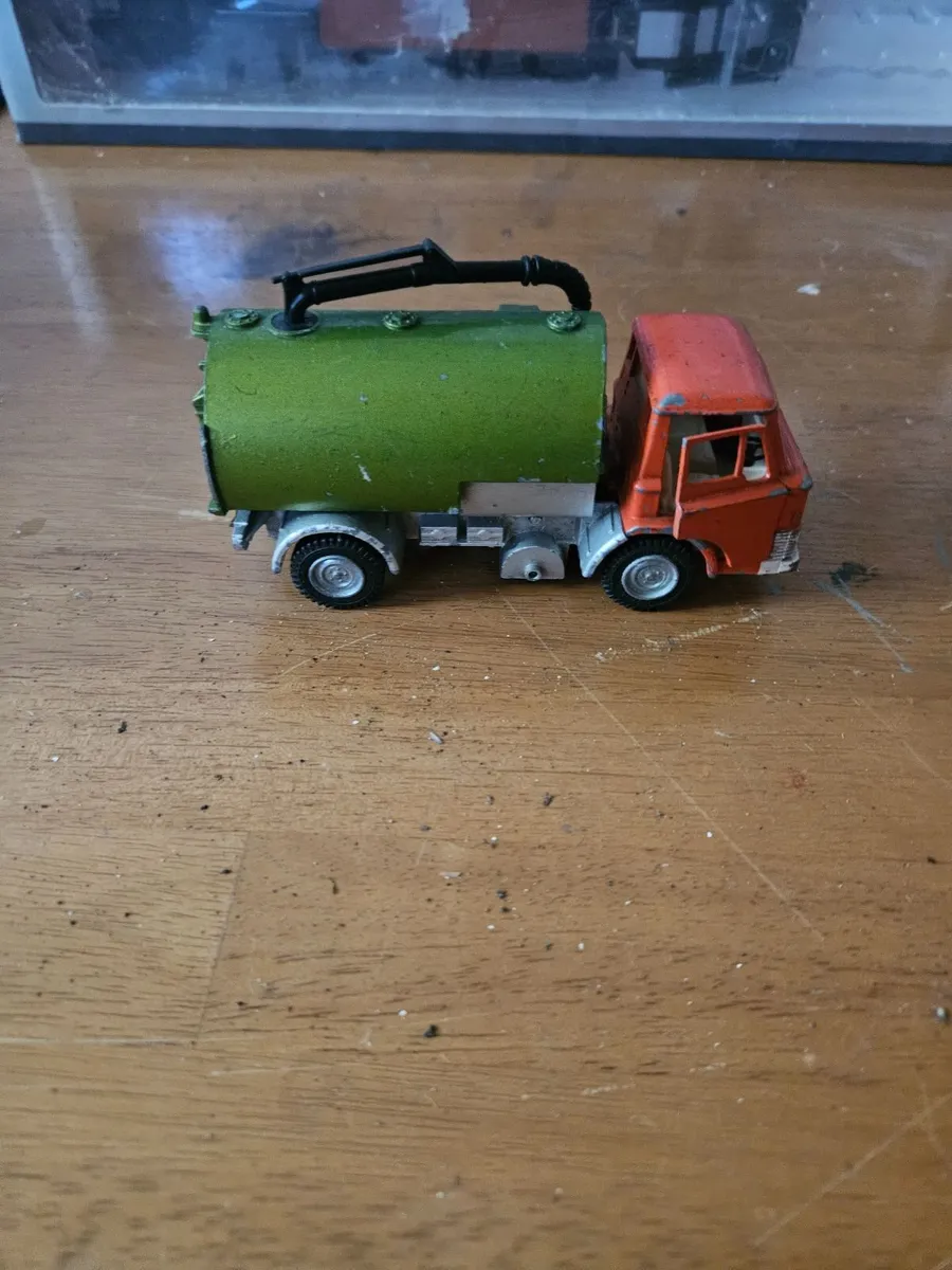 Dinky 1970's Ford Road Sweeper - Image 4