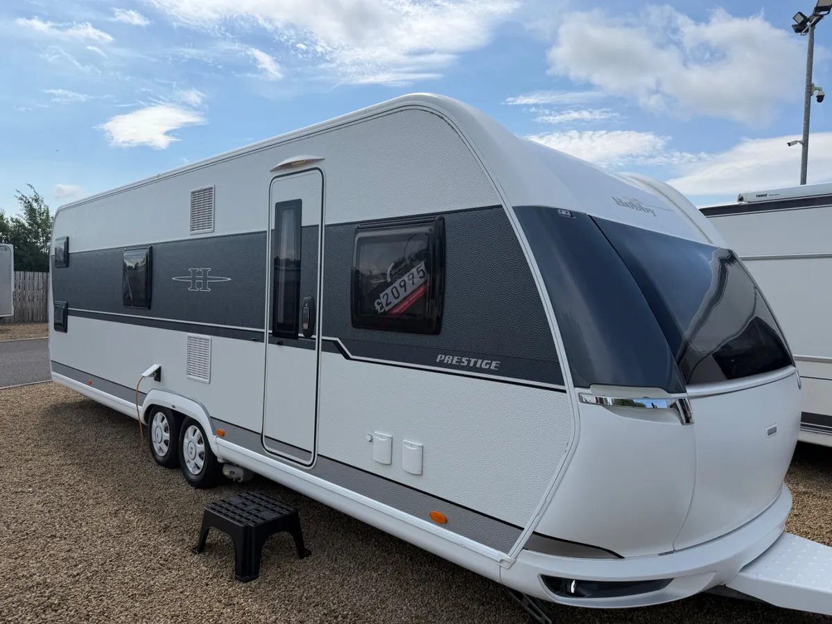 2019 HOBBY 720 KWFU 6/7/8 BERTH LUX CARAVAN - Image 1