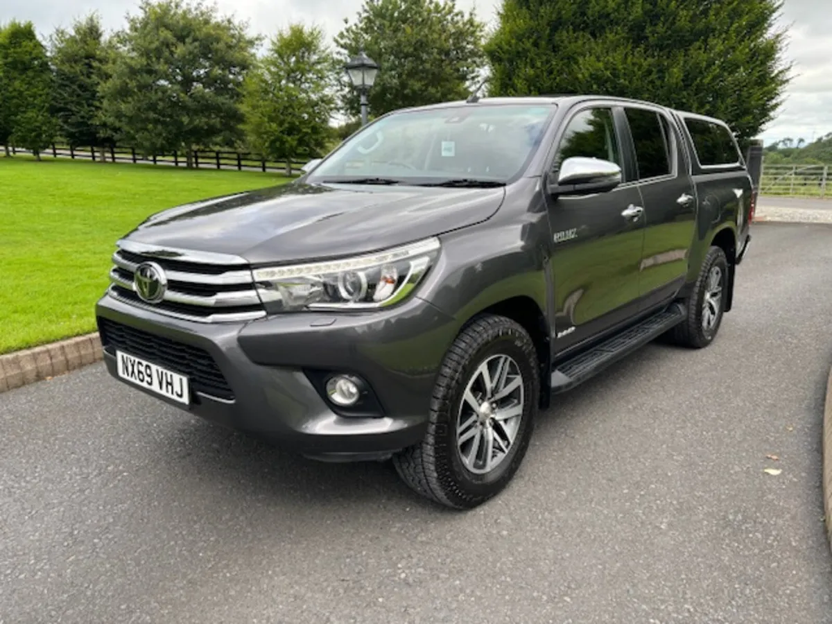 Toyota Hilux 2.4 D-4D Invincible Auto 4WD - Image 3