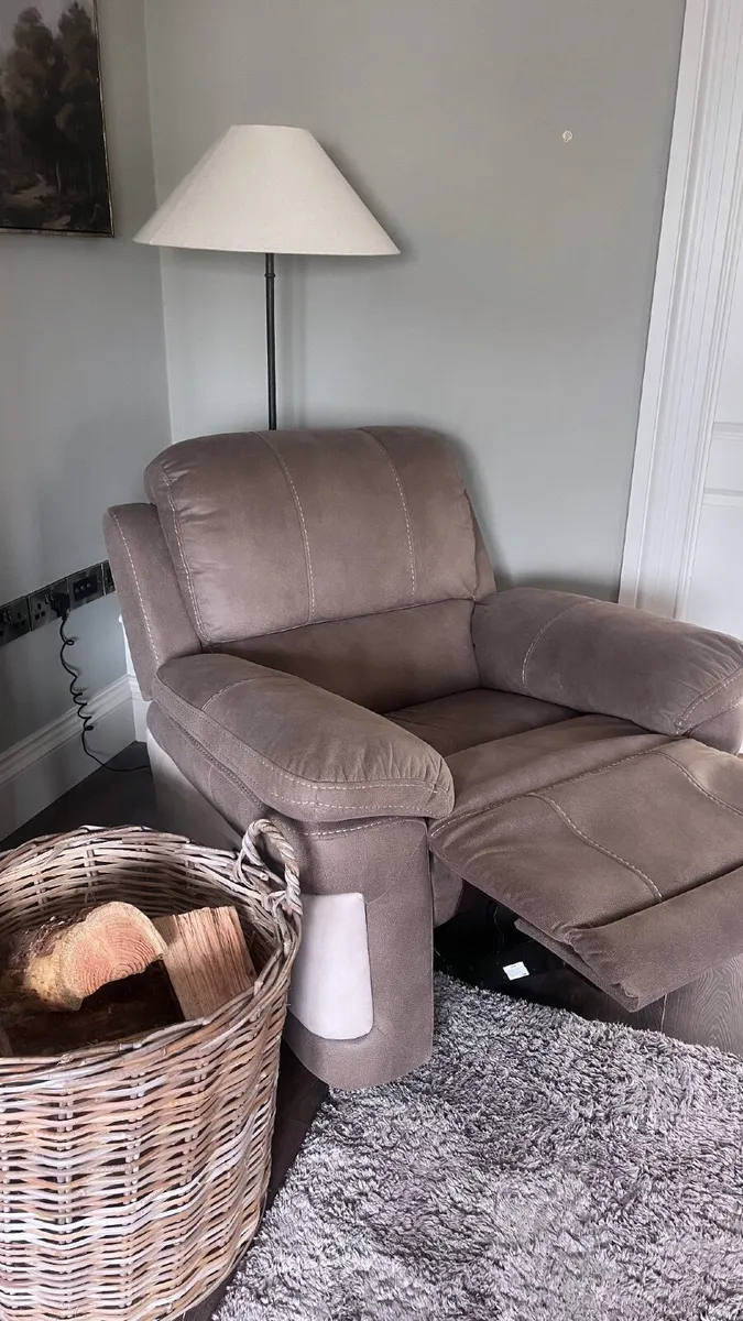 Full Suite of Furniture (3,2,1) - Image 3