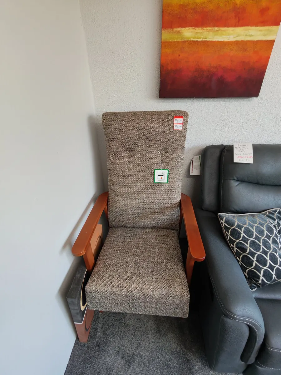 Was €365 Special offer now €289 Limited stock - Image 3